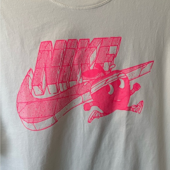 Women’s NIKE Pink T-shirt super cute - Picture 6 of 7